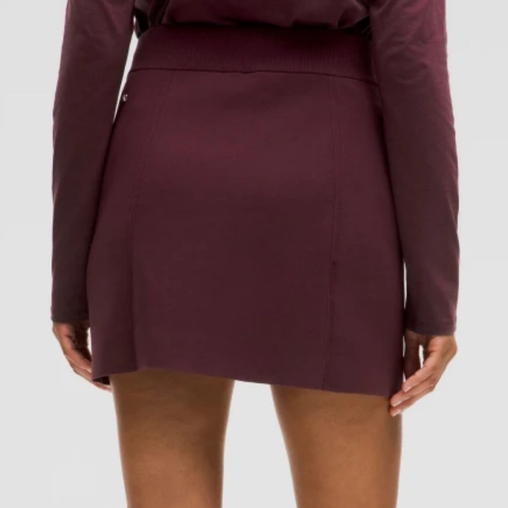 LULULEMON RIBBED MINI SKIRT